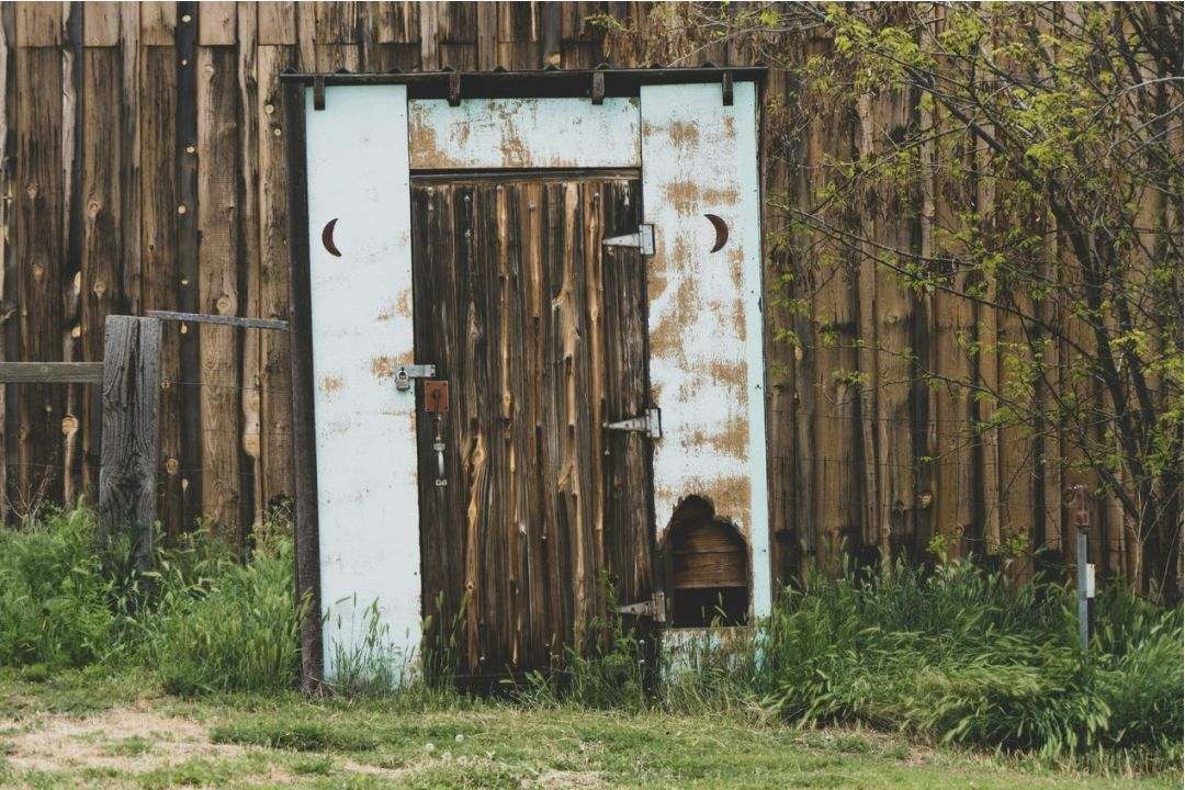 Saumauksen jälki ja laattojen kohdistus
